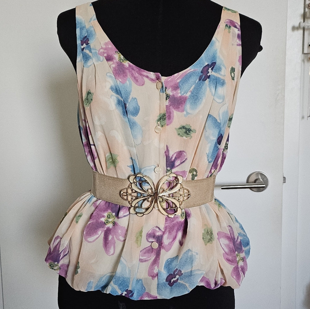Rienda Gyaru Japan Bubble Hem Tropical Flower Tank Top With Iridescent Buttons